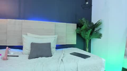 nathy_ross online show from February 24, 2025, 2:08 am