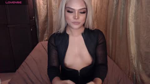 Snapshot of nativedoll chatting on December 8, 2024, 8:51 am Athena online show from December 8, 2024, 8:51 am