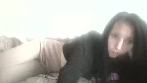 Chloe online show from November 5, 2025, 3:01 pm