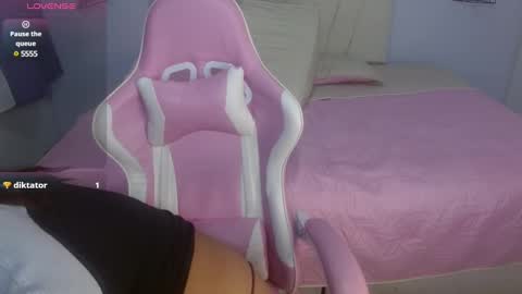 Snapshot of nattysexxy_ chatting on March 7, 2025, 9:29 am natty online show from March 7, 2025, 9:29 am