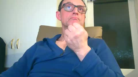 naturista25 online show from November 5, 2025, 7:36 pm