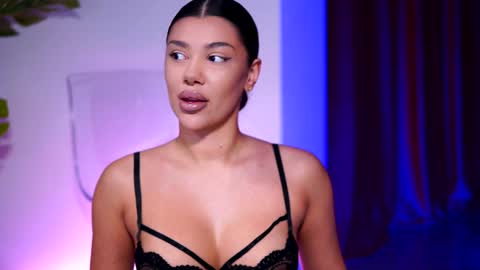 Snapshot of natydesiree chatting on January 2, 2025, 7:18 pm Naty online show from January 2, 2025, 7:18 pm