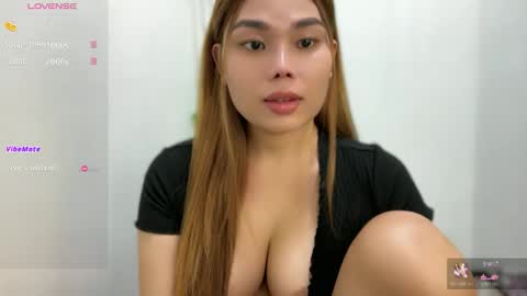 Snapshot of natzumiee_ chatting on February 9, 2026, 1:26 pm Shuvee Keiko Half Japanese Half Pinay online show from February 9, 2026, 1:26 pm