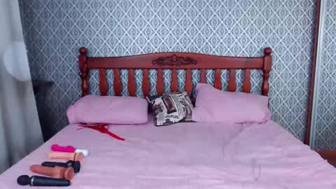 naughty0shy77anna online show from January 26, 2025, 12:11 pm