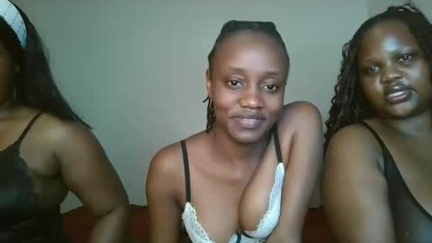 Snapshot of naughty_ellaa chatting on September 23, 2025, 5:27 pm naughty_ellaa online show from September 23, 2025, 5:27 pm