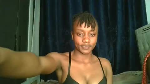 Snapshot of naughty_ellaa chatting on October 19, 2025, 6:52 pm naughty_ellaa online show from October 19, 2025, 6:52 pm