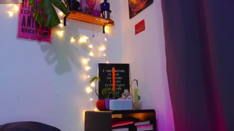 Em  please help me reach 100 thumbs up 3 online show from January 21, 2025, 10:19 am