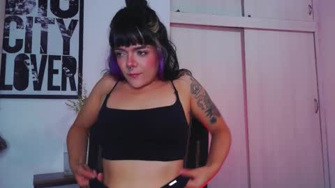 Em  please help me reach 100 thumbs up 3 online show from September 27, 2025, 7:46 am