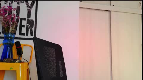 Em  please help me reach 100 thumbs up 3 online show from March 9, 2026, 10:25 pm