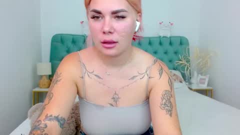 Snapshot of naughty_kittyy1 chatting on October 5, 2025, 7:45 pm Maria  online show from October 5, 2025, 7:45 pm