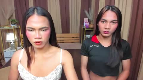 Snapshot of naughty_leigh chatting on April 23, 2026, 1:46 pm LEIGH online show from April 23, 2026, 1:46 pm