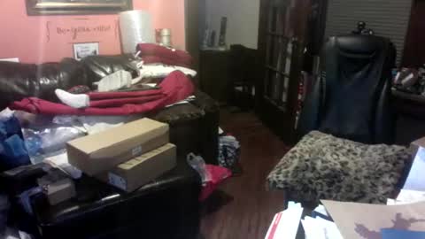 naughtybone online show from April 19, 2026, 5:18 am