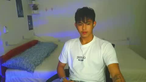 Snapshot of naughtyboylouie chatting on September 20, 2025, 12:22 am Loue online show from September 20, 2025, 12:22 am