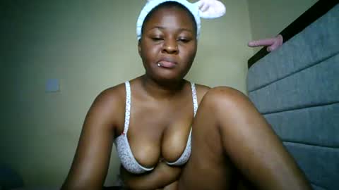 Snapshot of naughtybrownny chatting on June 23, 2026, 10:08 pm MUMU online show from June 23, 2026, 10:08 pm
