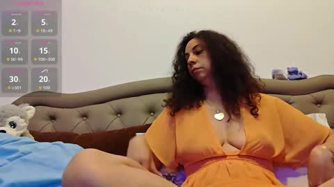 Snapshot of naughtycurls2026 chatting on May 18, 2026, 6:25 pm naughtycurls2026 online show from May 18, 2026, 6:25 pm