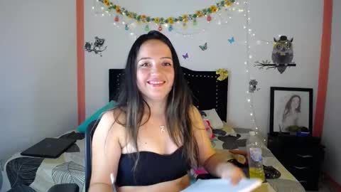 Snapshot of naughtygirl_mmm chatting on January 22, 2025, 6:41 pm Valeria online show from January 22, 2025, 6:41 pm