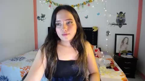 Snapshot of naughtygirl_mmm chatting on February 6, 2025, 10:32 pm Valeria online show from February 6, 2025, 10:32 pm