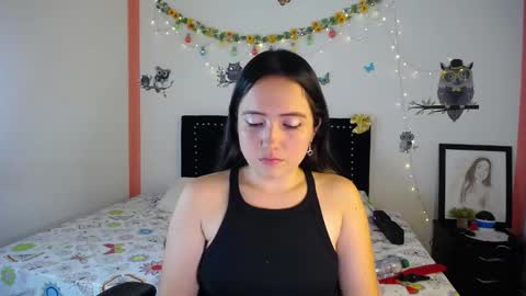 Snapshot of naughtygirl_mmm chatting on February 20, 2025, 10:37 pm Valeria online show from February 20, 2025, 10:37 pm