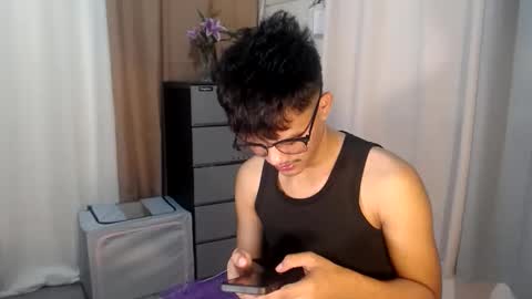 Snapshot of naughtyjosh_ chatting on May 26, 2026, 6:09 am Josh online show from May 26, 2026, 6:09 am