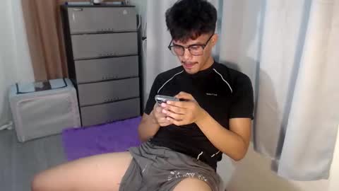 Snapshot of naughtyjosh_ chatting on May 30, 2026, 5:26 am Josh online show from May 30, 2026, 5:26 am