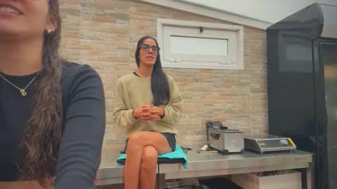 ANDREA STEPH  MIKE online show from October 3, 2025, 9:28 am