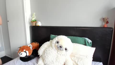 Gigi Chu  online show from February 21, 2026, 1:56 pm