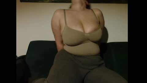 Snapshot of naughtyrapunzel7 chatting on January 10, 2026, 11:31 pm Ella - Naughty Rapunzel online show from January 10, 2026, 11:31 pm