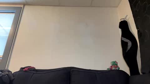 naughtysub023 online show from February 16, 2025, 2:10 pm