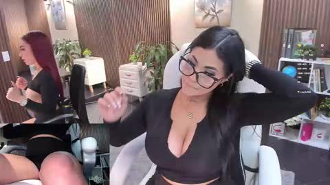         online show from September 15, 2025, 7:36 pm