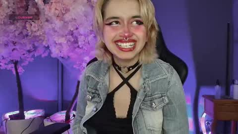 Snapshot of navier__ chatting on October 24, 2025, 9:11 pm Navier online show from October 24, 2025, 9:11 pm