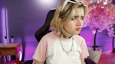 Snapshot of navier__ chatting on November 6, 2025, 7:48 pm Navier online show from November 6, 2025, 7:48 pm