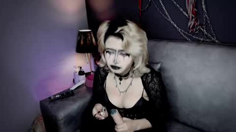 Snapshot of navier__ chatting on December 15, 2025, 9:19 pm Navier online show from December 15, 2025, 9:19 pm