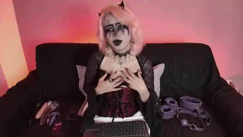 Snapshot of navier__ chatting on January 12, 2026, 9:42 pm Navier online show from January 12, 2026, 9:42 pm