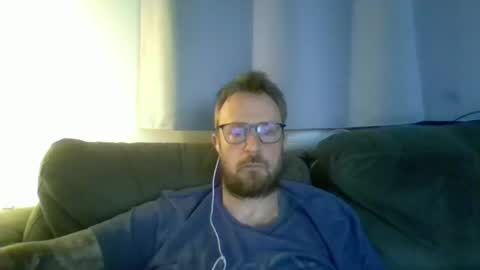 nawtydom1977 online show from February 5, 2026, 2:05 am