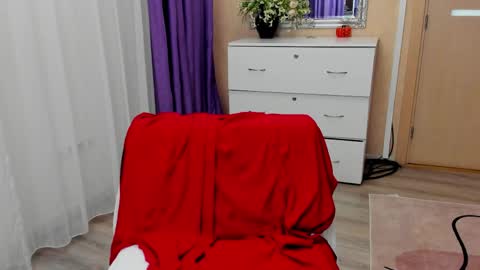 Eliza online show from April 12, 2026, 10:42 am