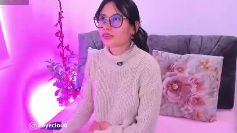 Snapshot of nayecloud chatting on June 24, 2026, 3:22 pm Naye online show from June 24, 2026, 3:22 pm