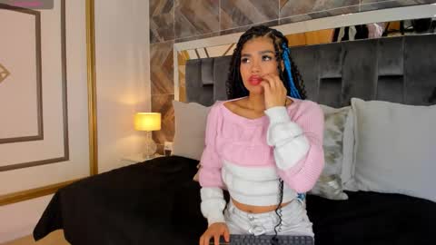 Snapshot of naylagrey chatting on October 12, 2025, 11:31 am online show from October 12, 2025, 11:31 am