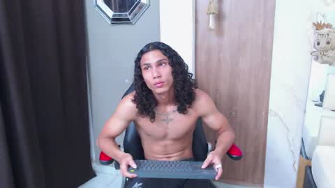 Snapshot of nazper_ chatting on April 28, 2026, 4:01 pm Nazper online show from April 28, 2026, 4:01 pm