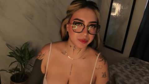 nazzz10 online show from March 26, 2026, 2:44 pm