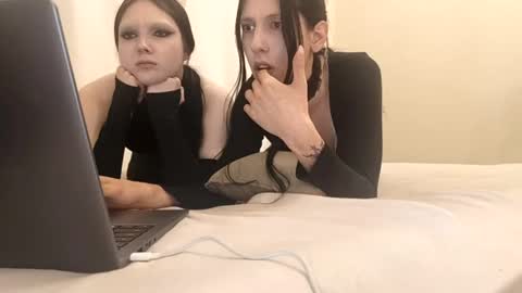 nbomcik online show from June 25, 2026, 10:58 pm