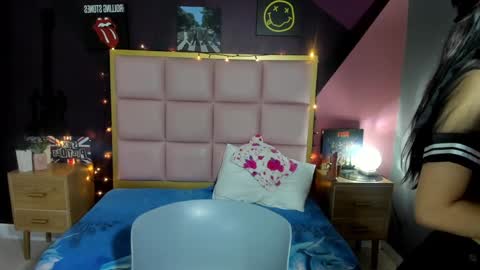 Snapshot of nebuvillalba chatting on December 23, 2024, 8:03 pm Nebu latina online show from December 23, 2024, 8:03 pm