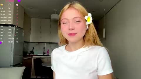 Snapshot of necolezhuang chatting on July 20, 2026, 7:00 am Necole online show from July 20, 2026, 7:00 am