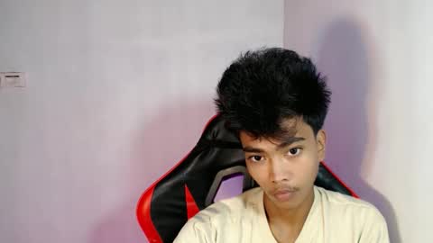neil_asian69 online show from October 22, 2025, 6:24 am