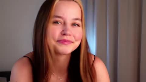 Snapshot of neldaaskins chatting on December 13, 2024, 6:00 am Lana online show from December 13, 2024, 6:00 am