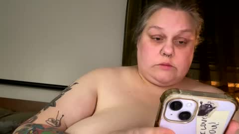 Nellie Atlas online show from November 17, 2025, 2:50 am