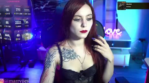 Snapshot of nelle_ chatting on December 2, 2024, 9:56 am    online show from December 2, 2024, 9:56 am