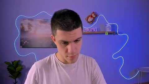 neo_raze_ online show from March 19, 2026, 7:29 pm