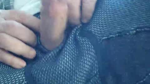 neohiom4f online show from December 15, 2025, 5:50 pm