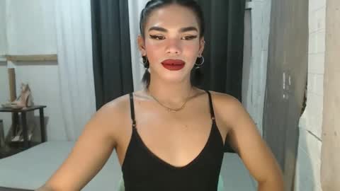 neomi online show from October 13, 2025, 5:40 am