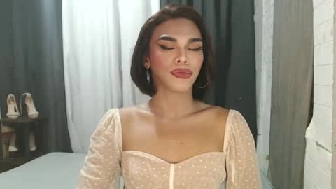 neomi online show from November 16, 2025, 12:33 pm